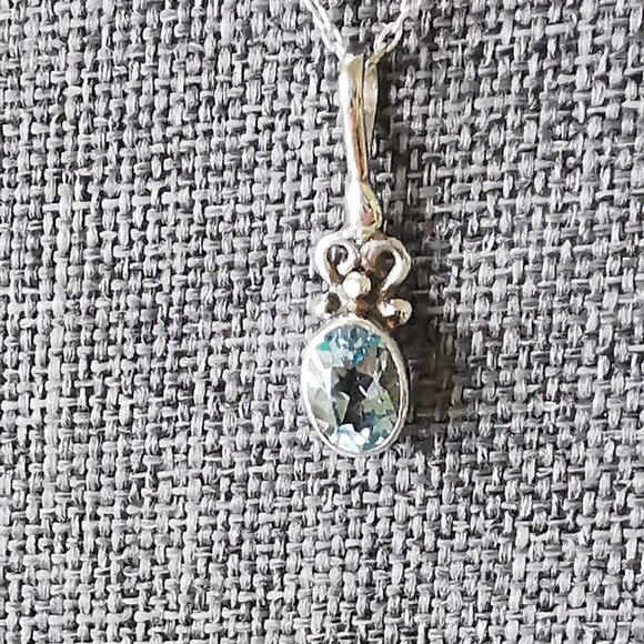 Sterling Silver Blue Topaz pendant on Sterling Chain - Picture 3 of 13